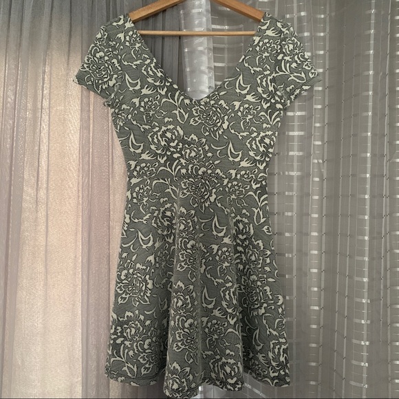 Skater dress - Picture 1 of 3